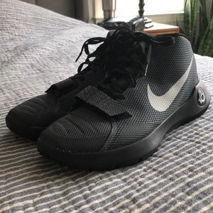 Like New Nike Basketball Shoes